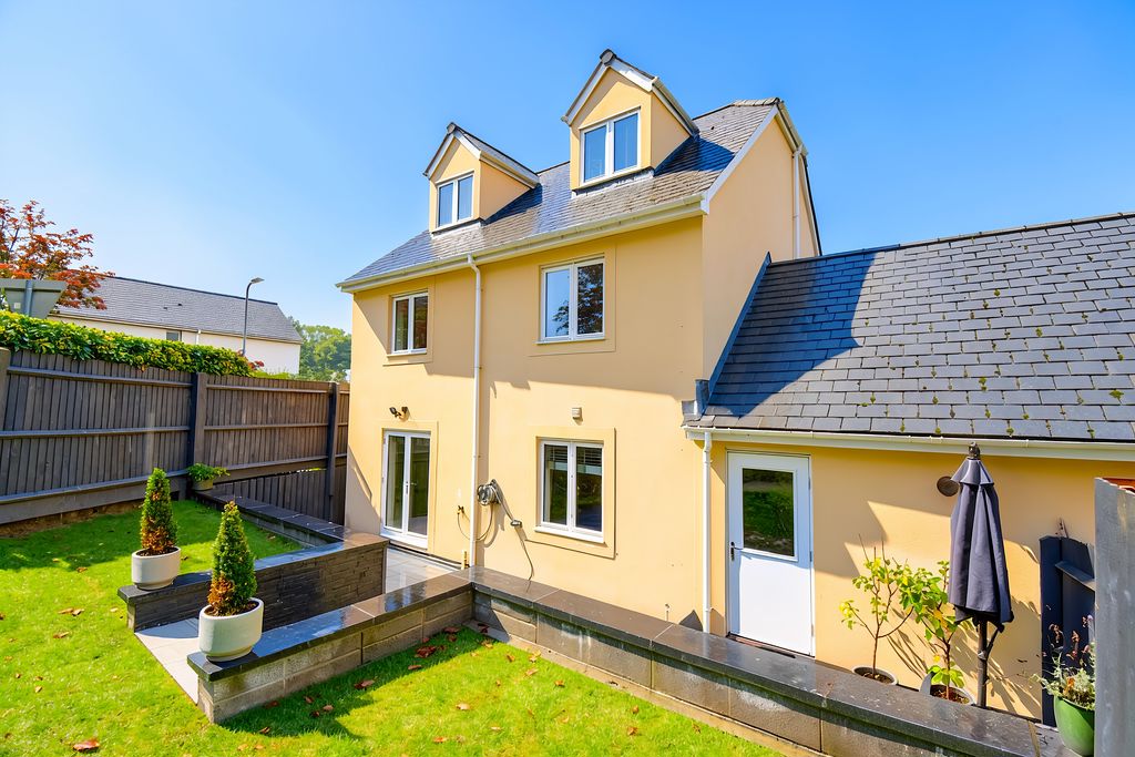 Rear Elevation- click for photo gallery